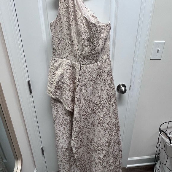 Teri Jon Gold Designer gown Jacquard one shoulder,
side ruffle size 12 - Picture 4 of 10
